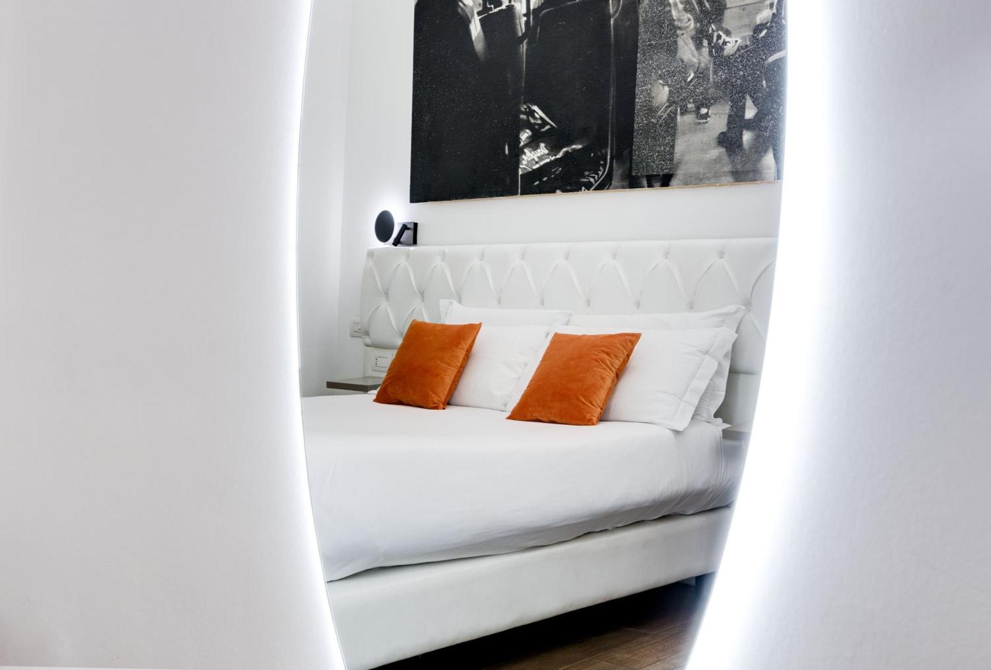 เปียซซา ฟาร์เนเซ ลักชัวรี สวีท Bed & Breakfast โรม ภายนอก รูปภาพ