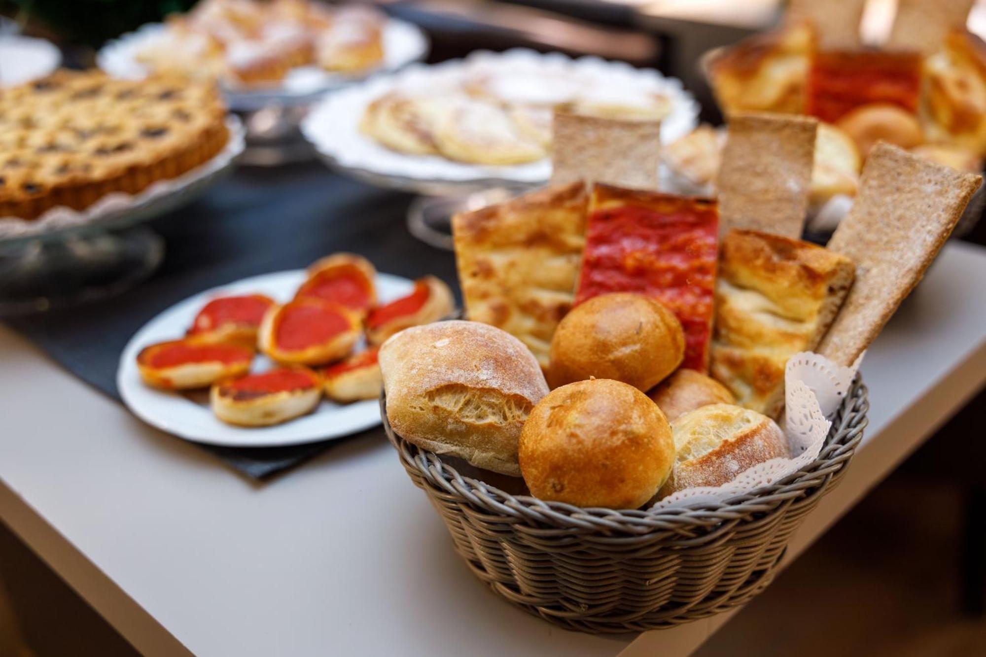 เปียซซา ฟาร์เนเซ ลักชัวรี สวีท Bed & Breakfast โรม ภายนอก รูปภาพ