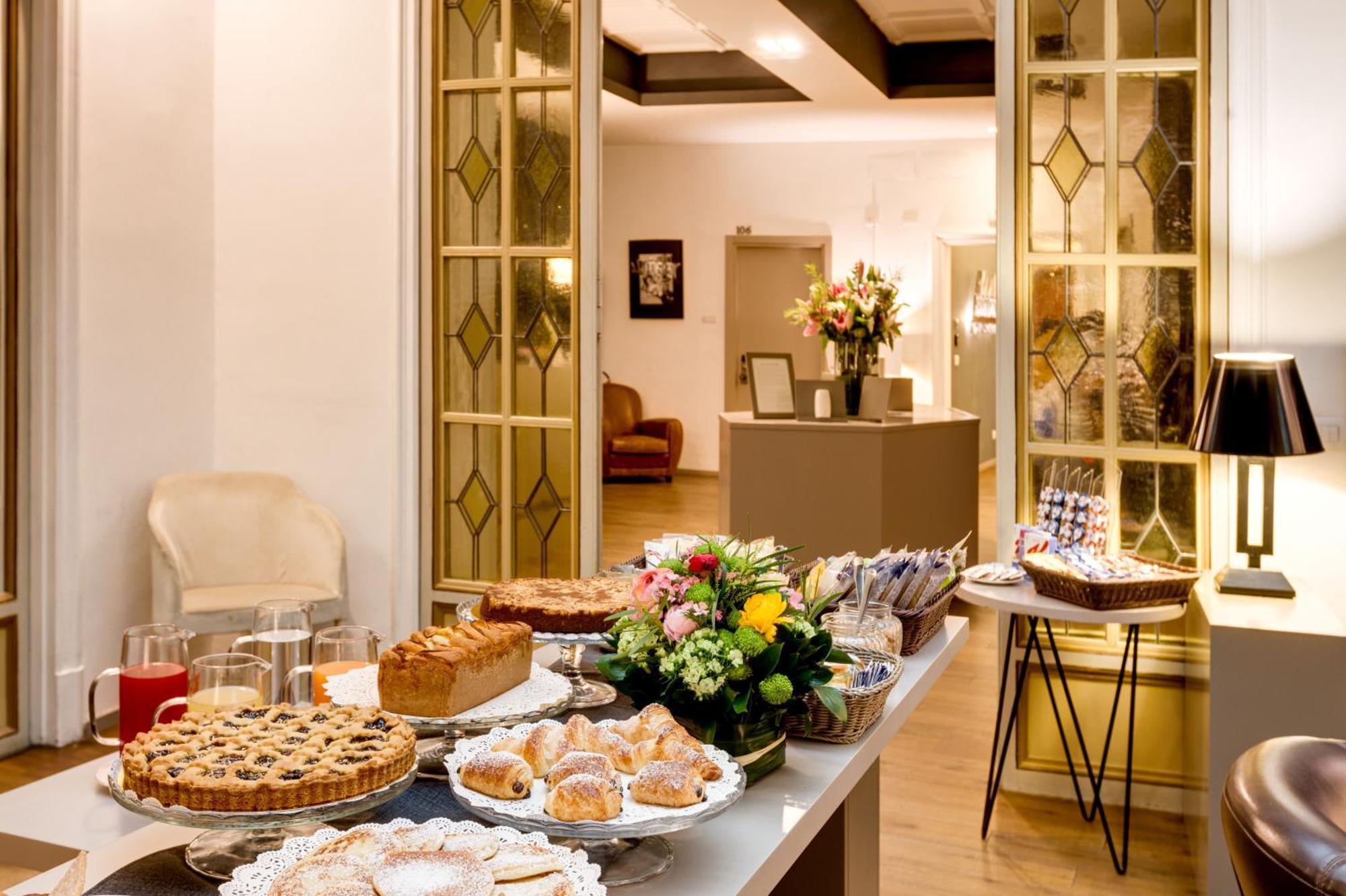 เปียซซา ฟาร์เนเซ ลักชัวรี สวีท Bed & Breakfast โรม ภายนอก รูปภาพ
