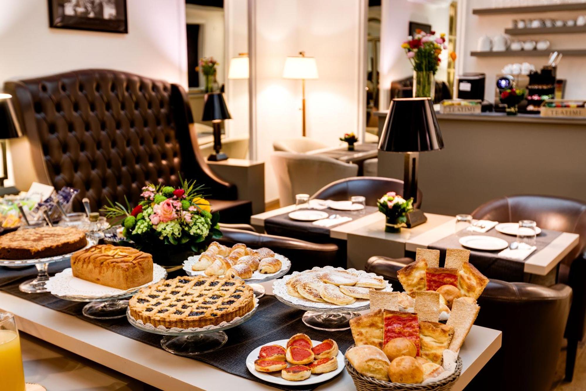 เปียซซา ฟาร์เนเซ ลักชัวรี สวีท Bed & Breakfast โรม ภายนอก รูปภาพ