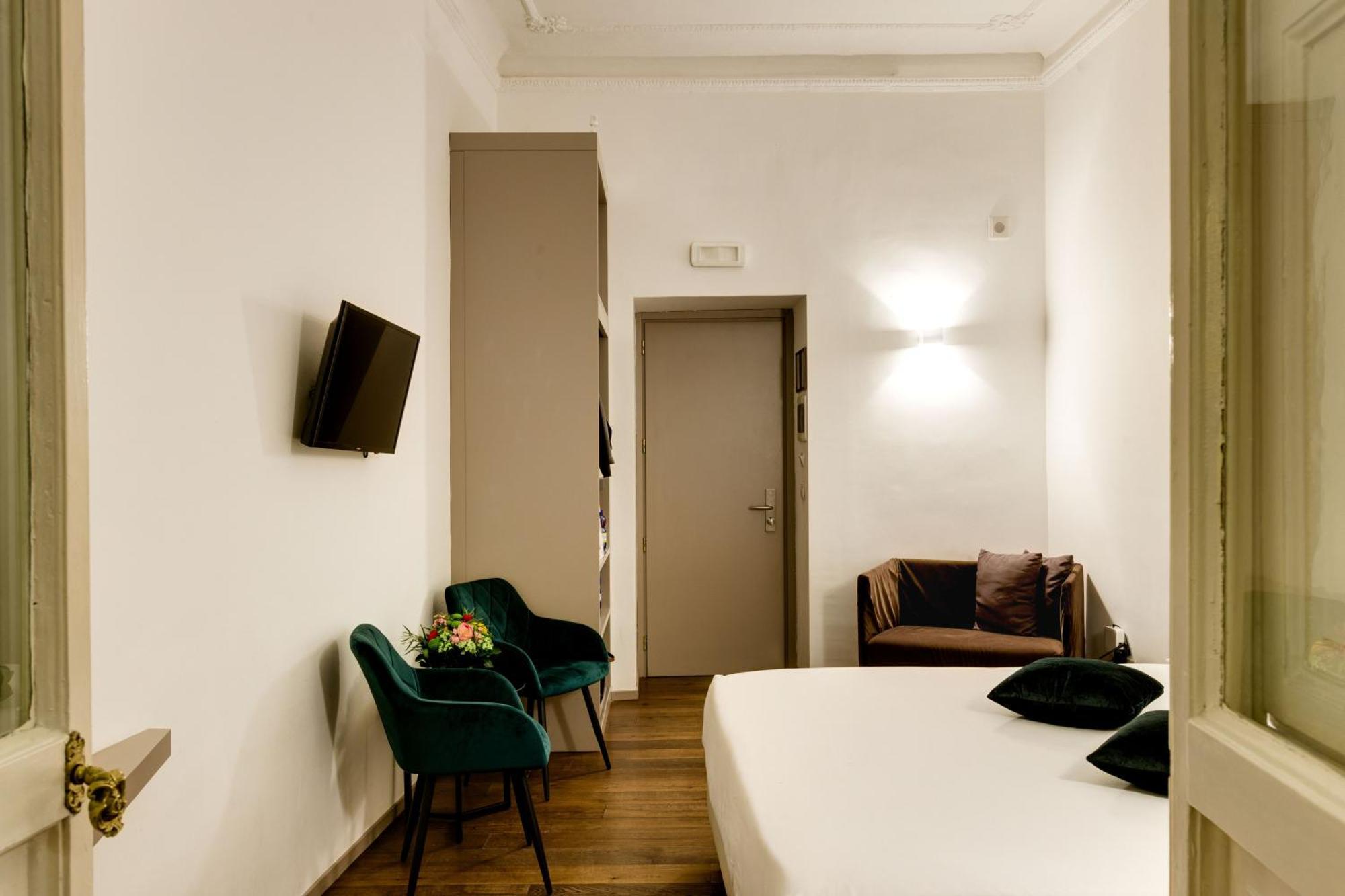 เปียซซา ฟาร์เนเซ ลักชัวรี สวีท Bed & Breakfast โรม ภายนอก รูปภาพ