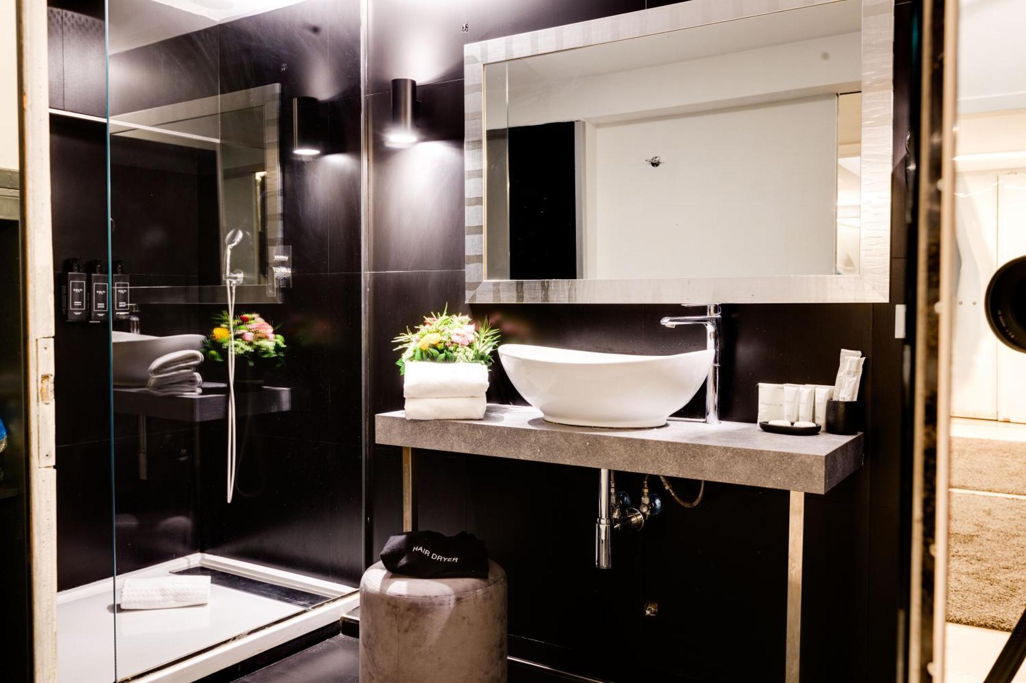 เปียซซา ฟาร์เนเซ ลักชัวรี สวีท Bed & Breakfast โรม ภายนอก รูปภาพ