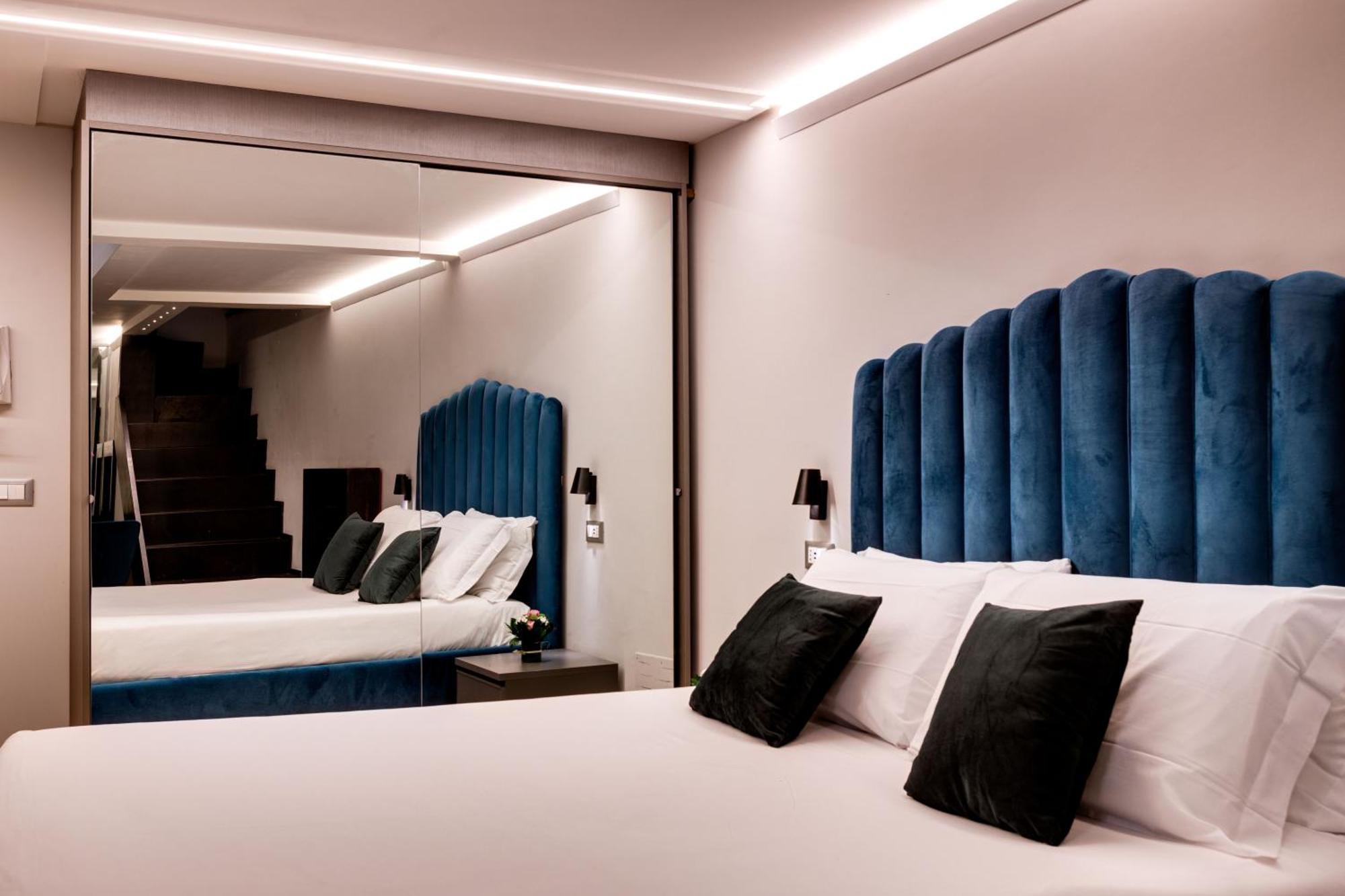 เปียซซา ฟาร์เนเซ ลักชัวรี สวีท Bed & Breakfast โรม ภายนอก รูปภาพ
