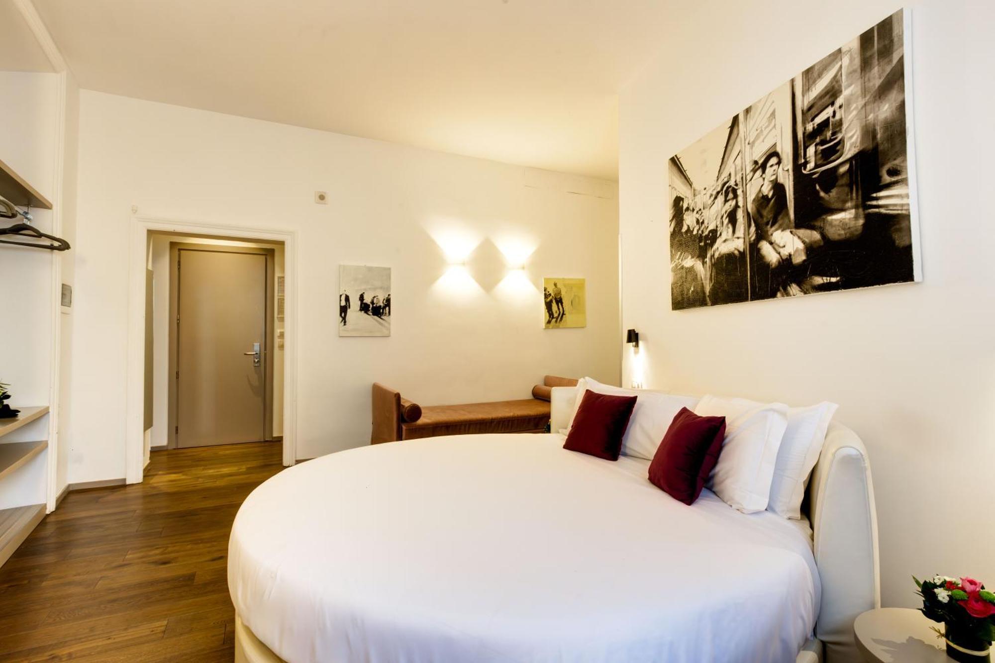 เปียซซา ฟาร์เนเซ ลักชัวรี สวีท Bed & Breakfast โรม ภายนอก รูปภาพ