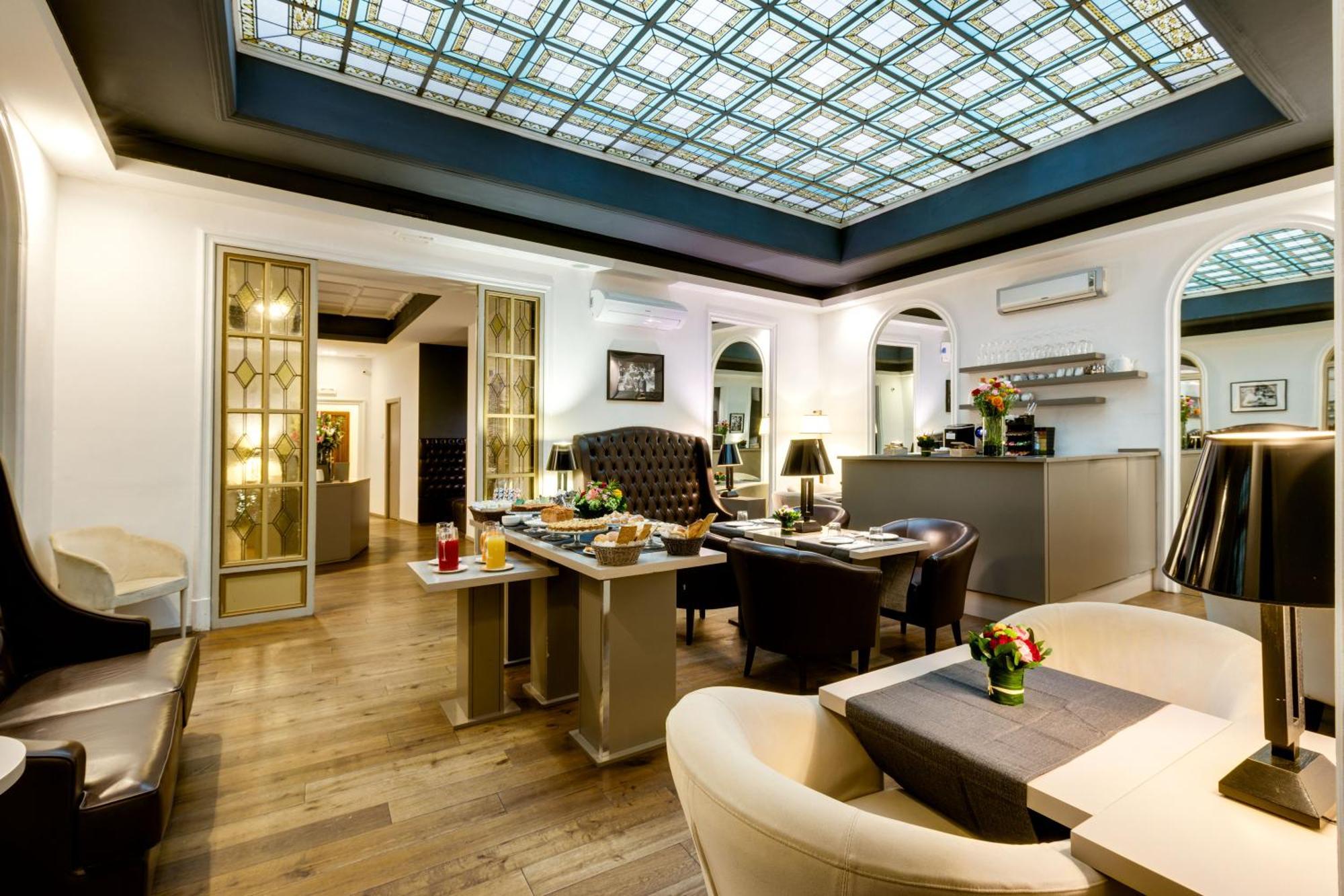 เปียซซา ฟาร์เนเซ ลักชัวรี สวีท Bed & Breakfast โรม ภายนอก รูปภาพ