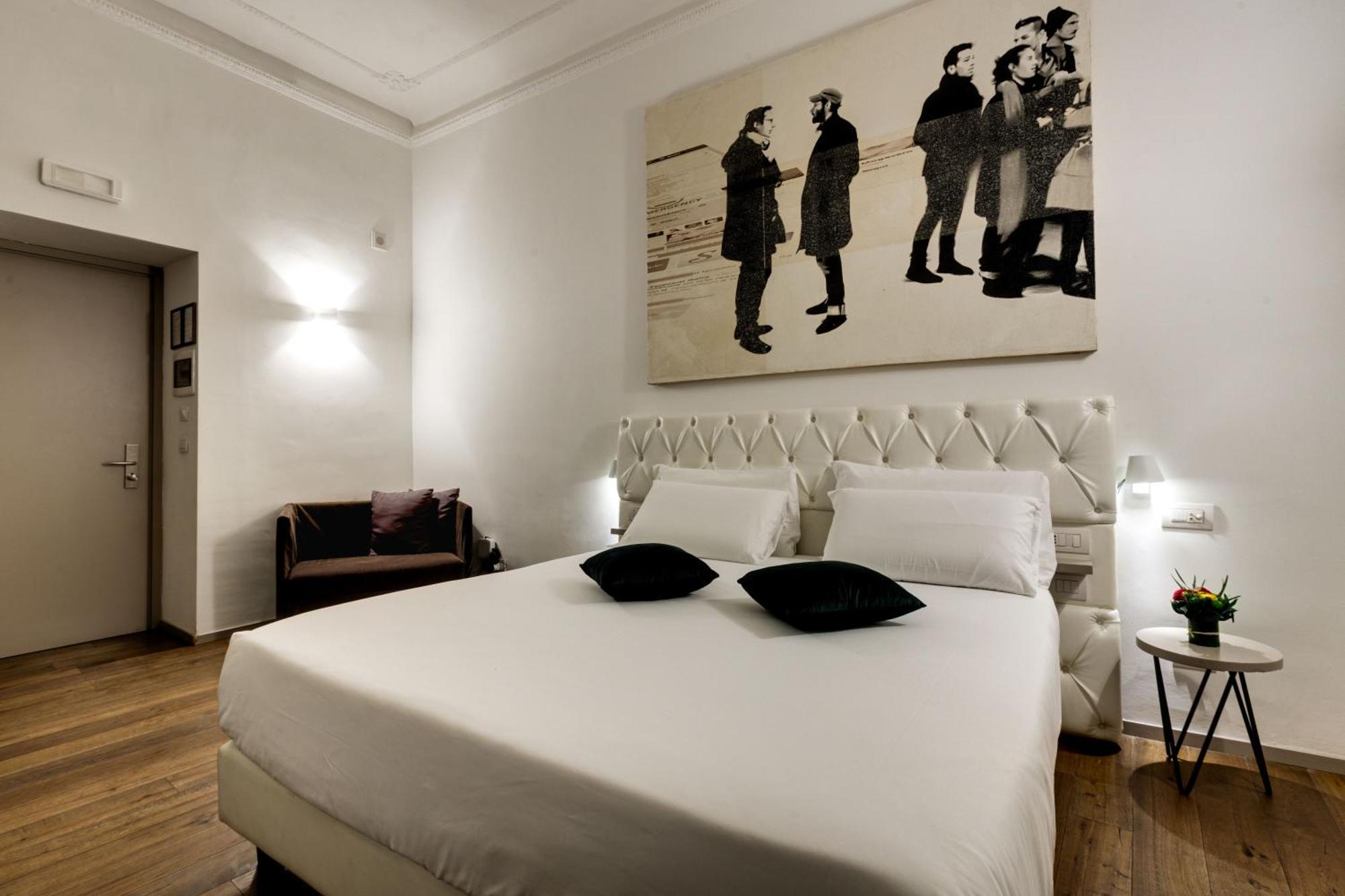 เปียซซา ฟาร์เนเซ ลักชัวรี สวีท Bed & Breakfast โรม ภายนอก รูปภาพ