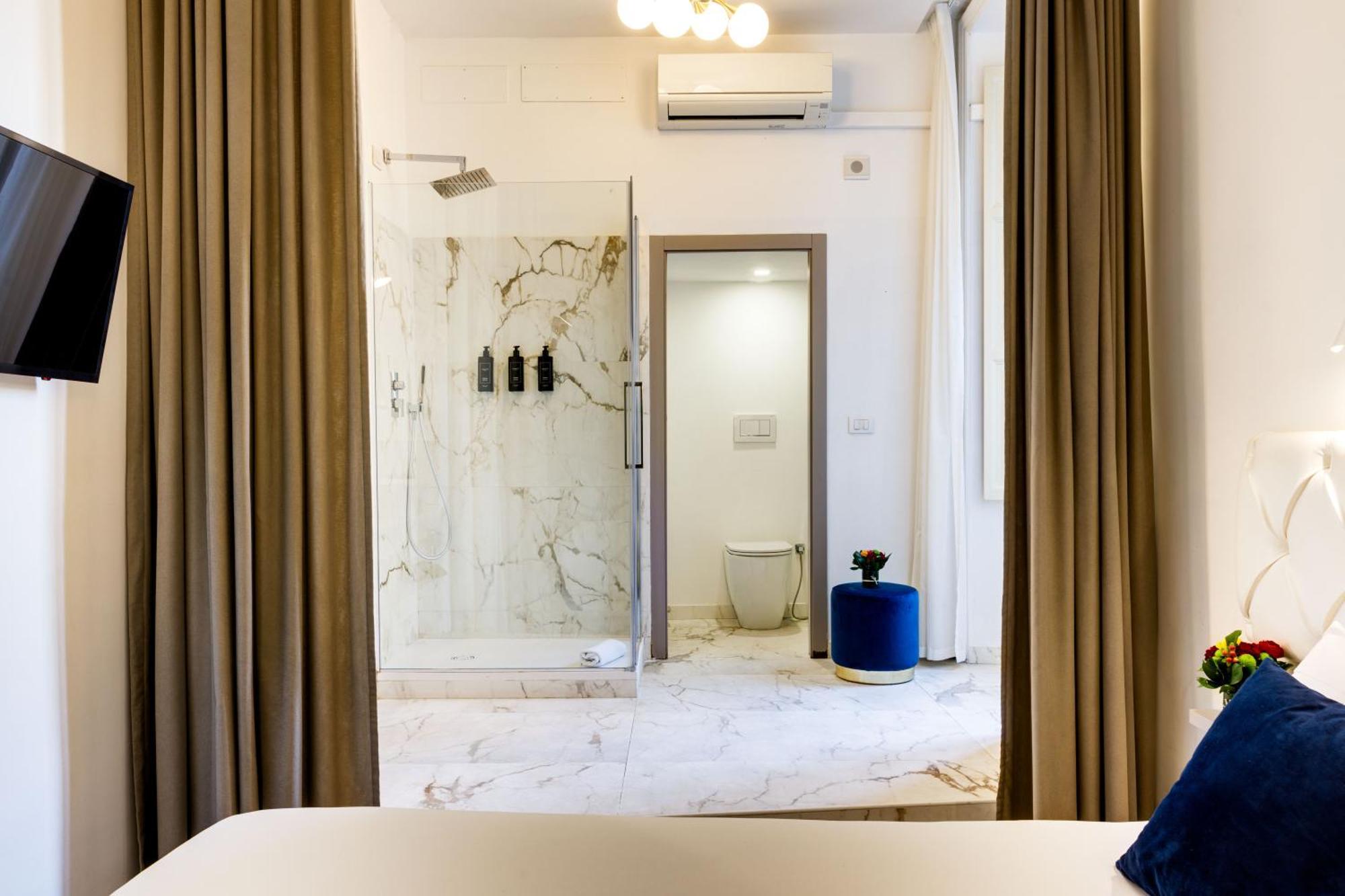 เปียซซา ฟาร์เนเซ ลักชัวรี สวีท Bed & Breakfast โรม ภายนอก รูปภาพ