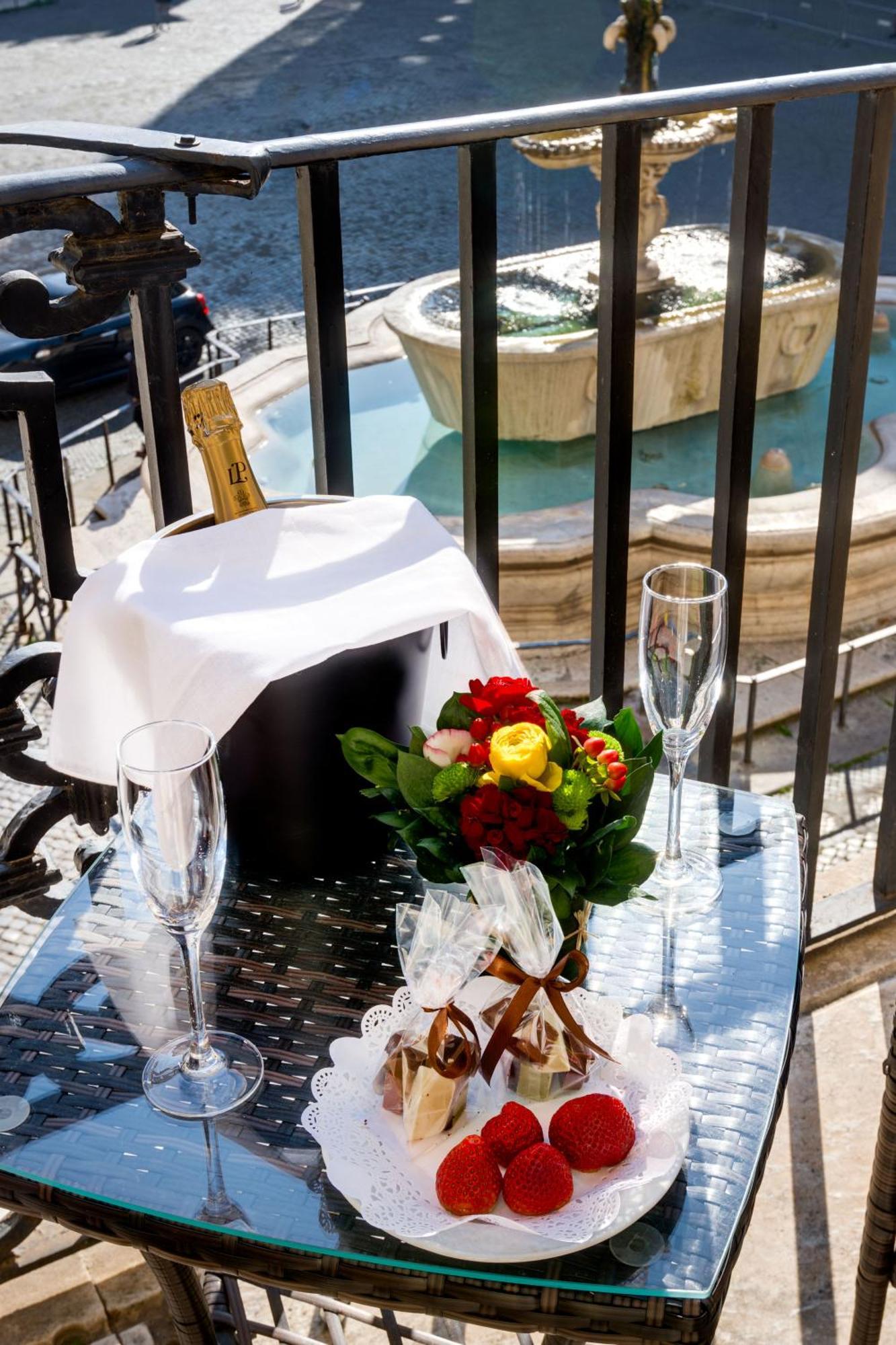 เปียซซา ฟาร์เนเซ ลักชัวรี สวีท Bed & Breakfast โรม ภายนอก รูปภาพ