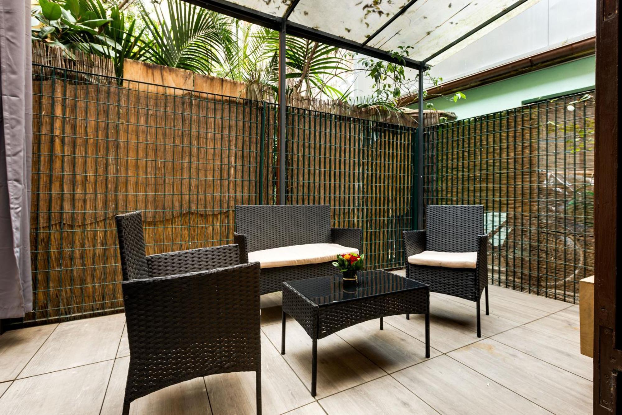 เปียซซา ฟาร์เนเซ ลักชัวรี สวีท Bed & Breakfast โรม ภายนอก รูปภาพ