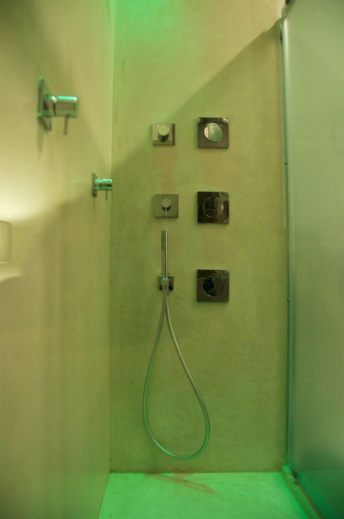 เปียซซา ฟาร์เนเซ ลักชัวรี สวีท Bed & Breakfast โรม ภายนอก รูปภาพ